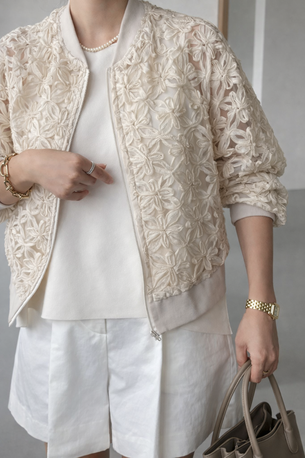 Calista Damen Jacke mit Reißverschluss und floraler Struktur