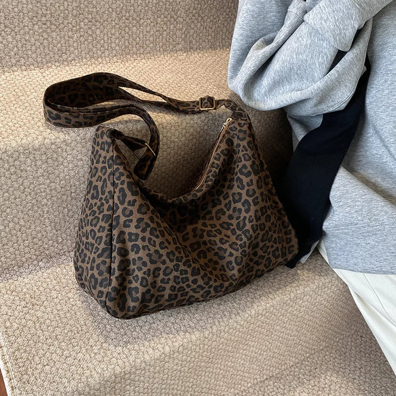 Gavira | Damen Schultertasche mit Leopardenmuster