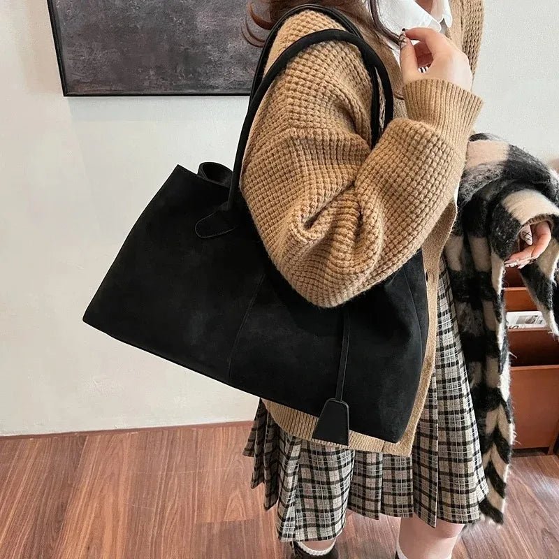 Nerra Schultertasche mit Doppelgriffen und Magnetverschluss