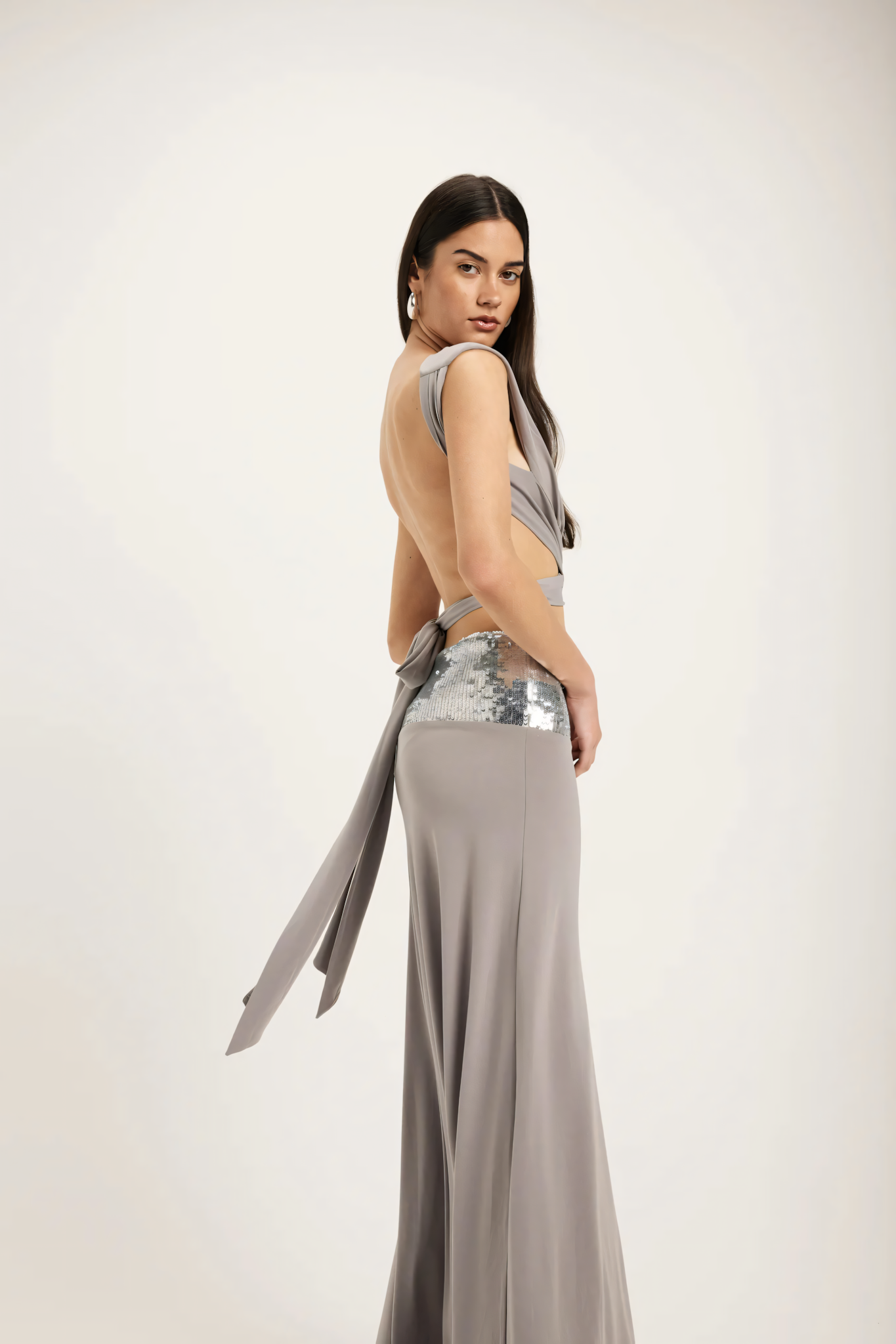 Noemie Damen-Abendkleid mit Pailletten-Hüftband und Twist-Drapierung