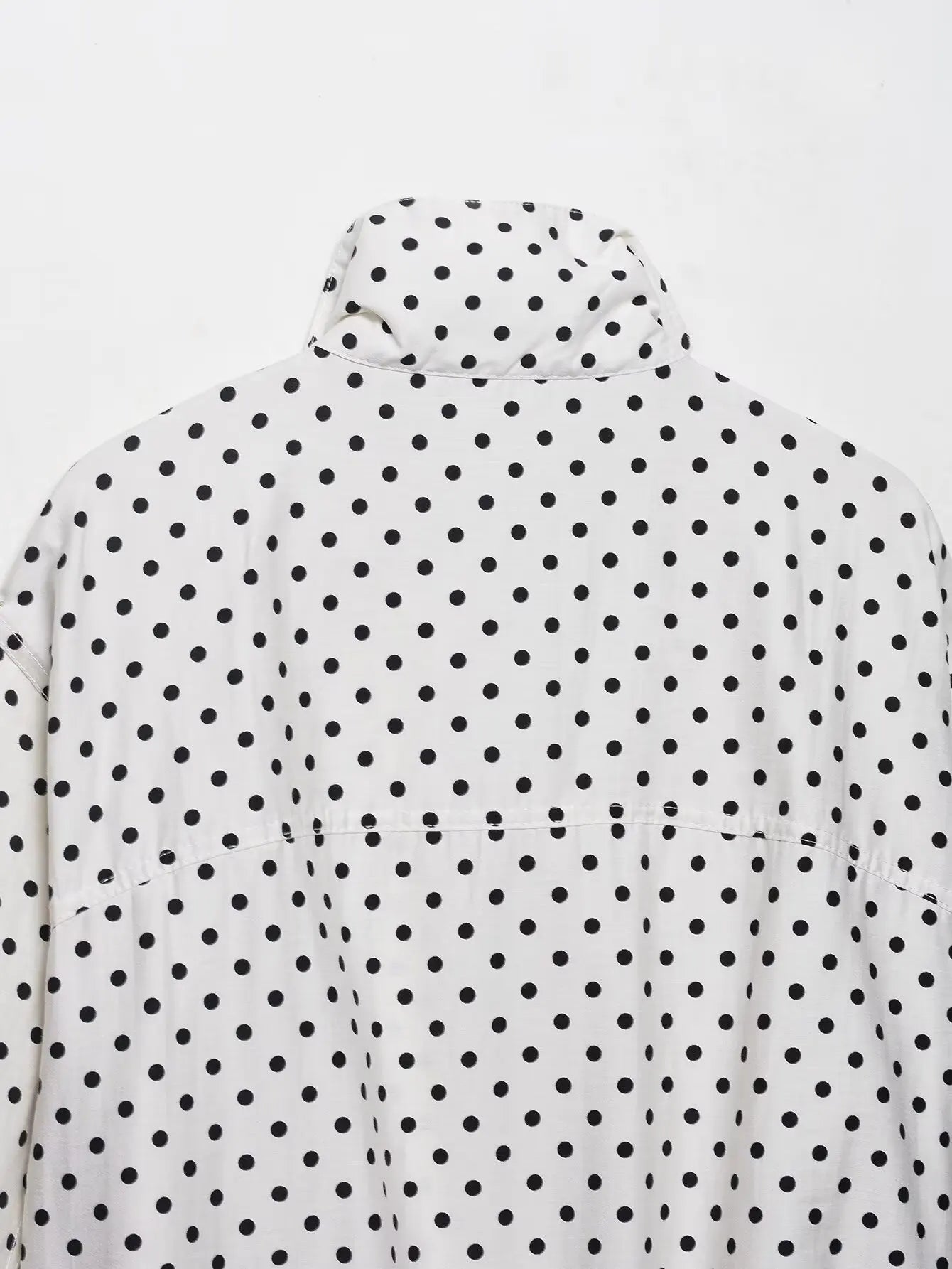 Dotty | Leichte Polka-Dot-Jacke mit Stehkragen & Kordelzug