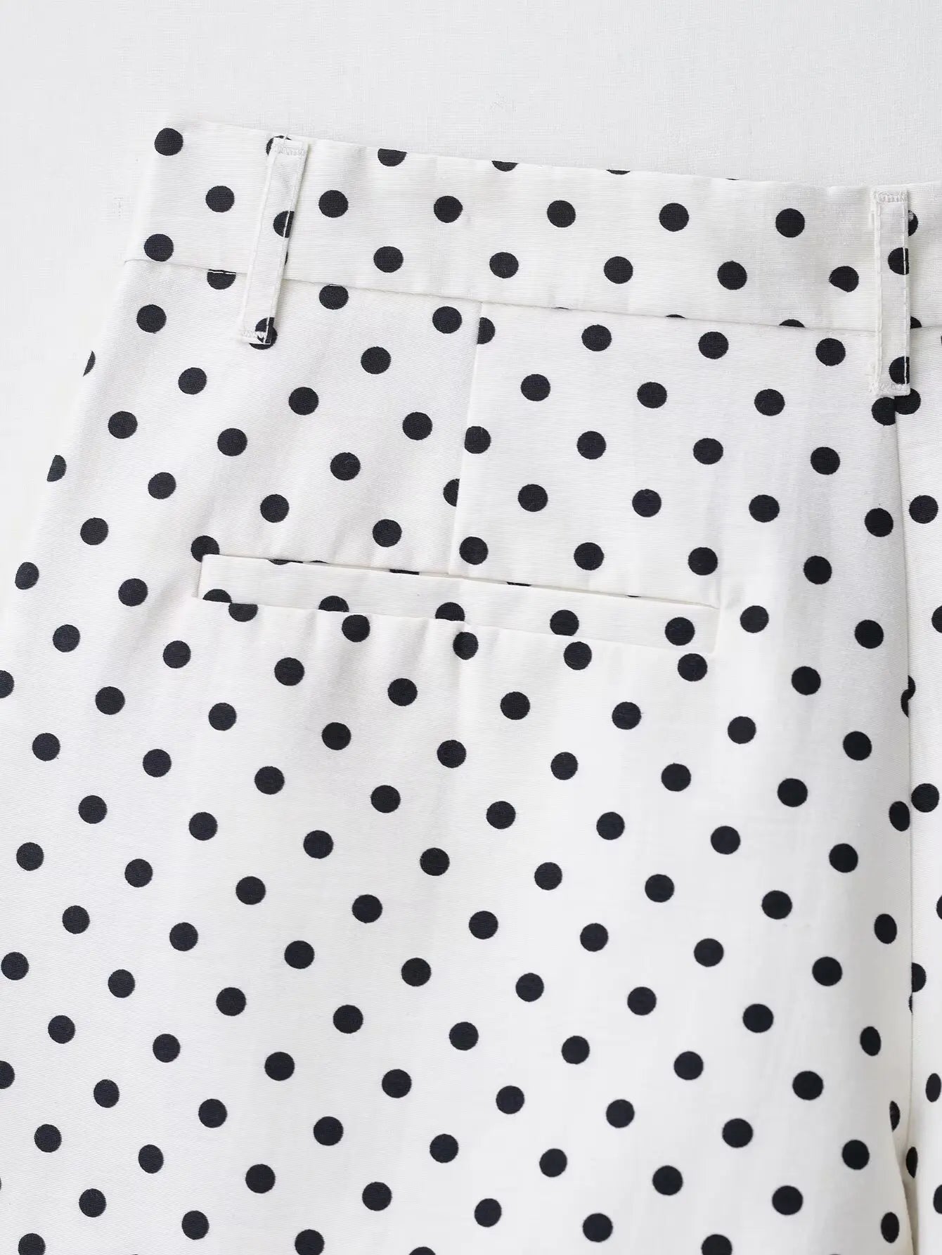 Dotty | Leichte Polka-Dot-Jacke mit Stehkragen & Kordelzug