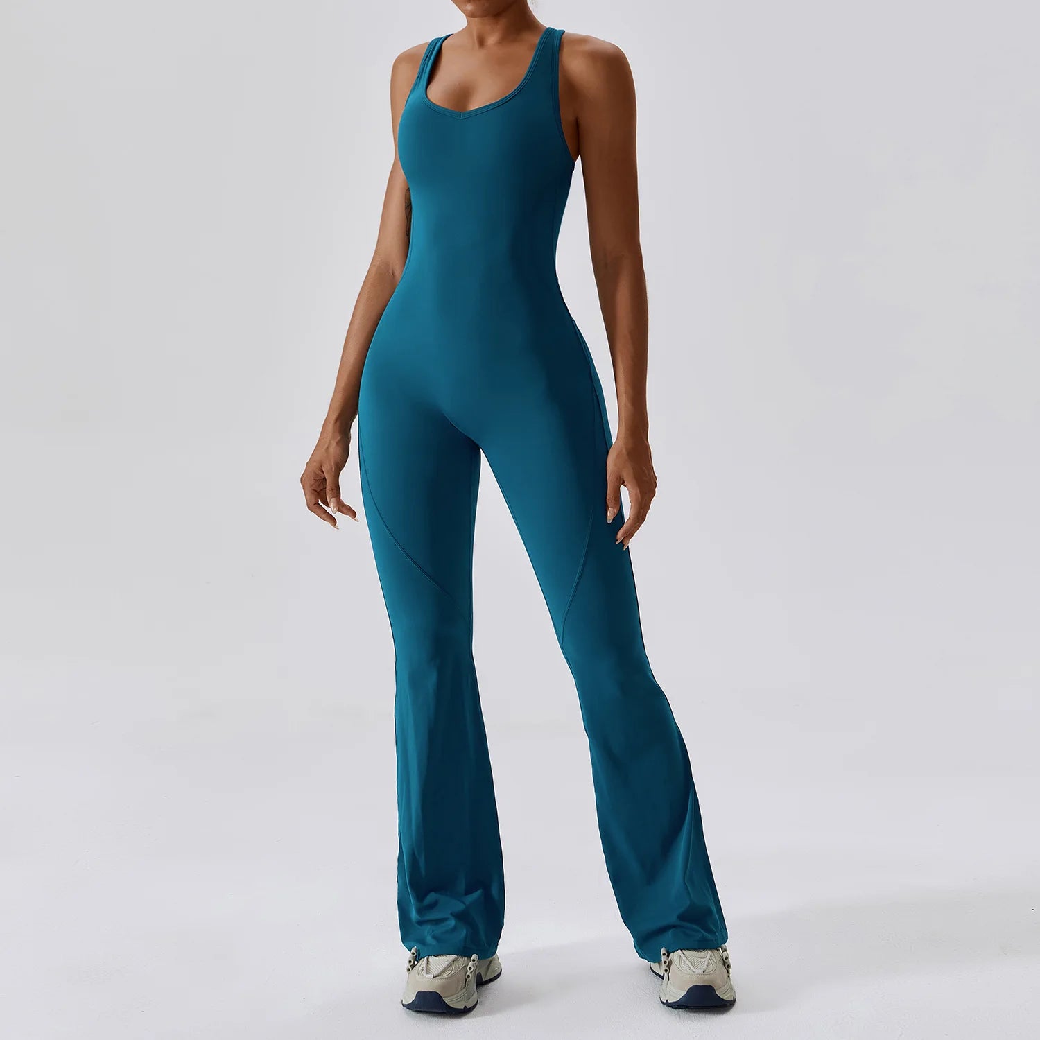 Alira | Yoga Einteiler Mit Figurbetontem Design & Flare-Bein