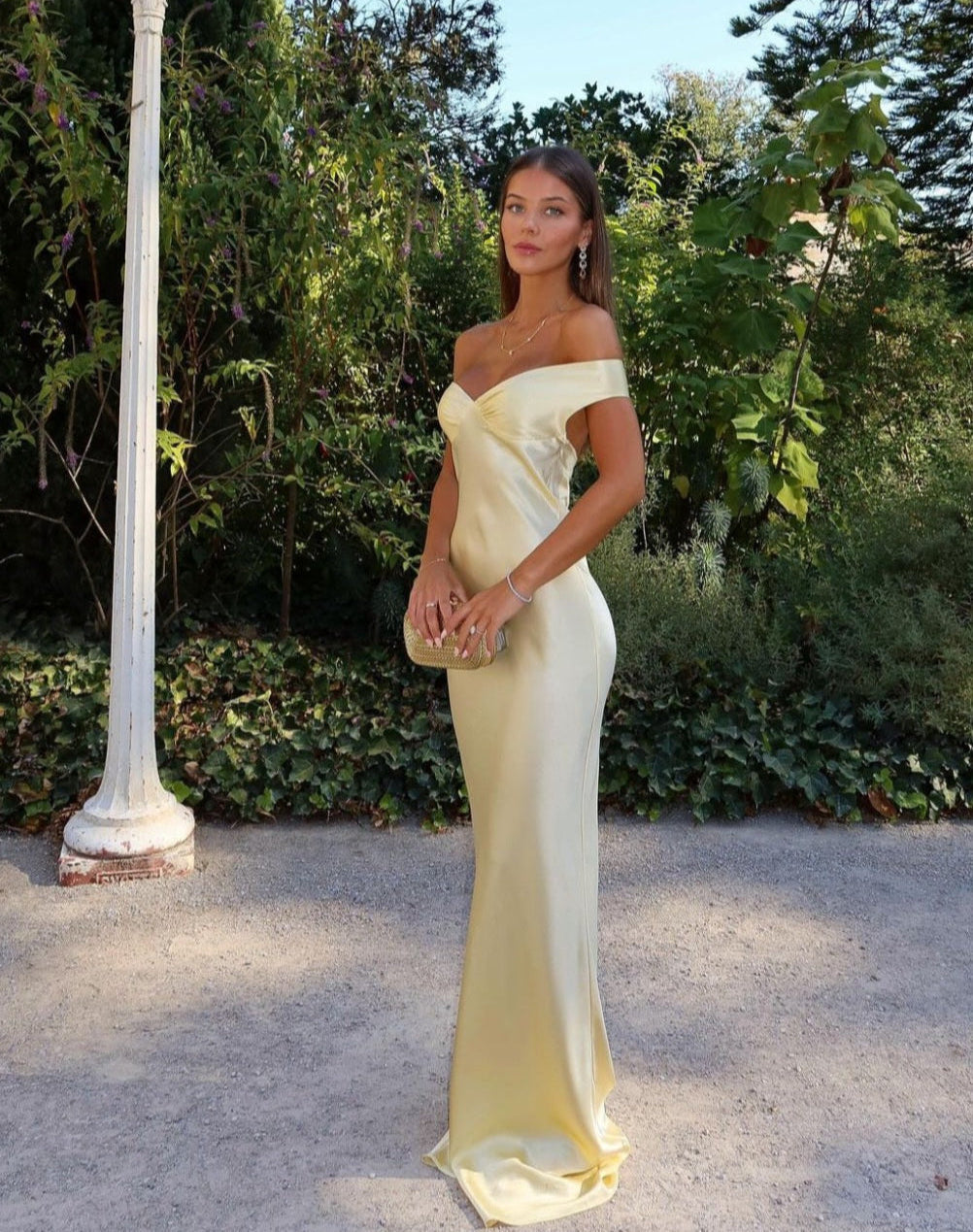 LEA | LANGES RÜCKENFREIES KLEID AUS SATIN