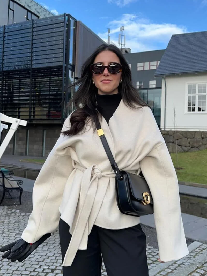 BARBARA I ESTÉTICA STRICKJACKE