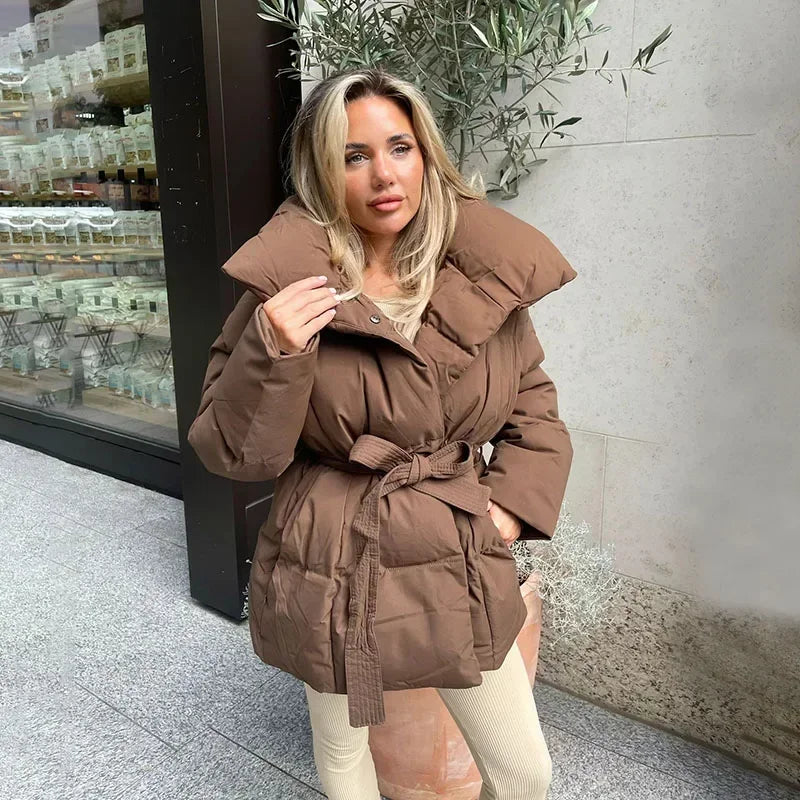 Yelara | Damen Kurze Steppjacke mit Gürtel