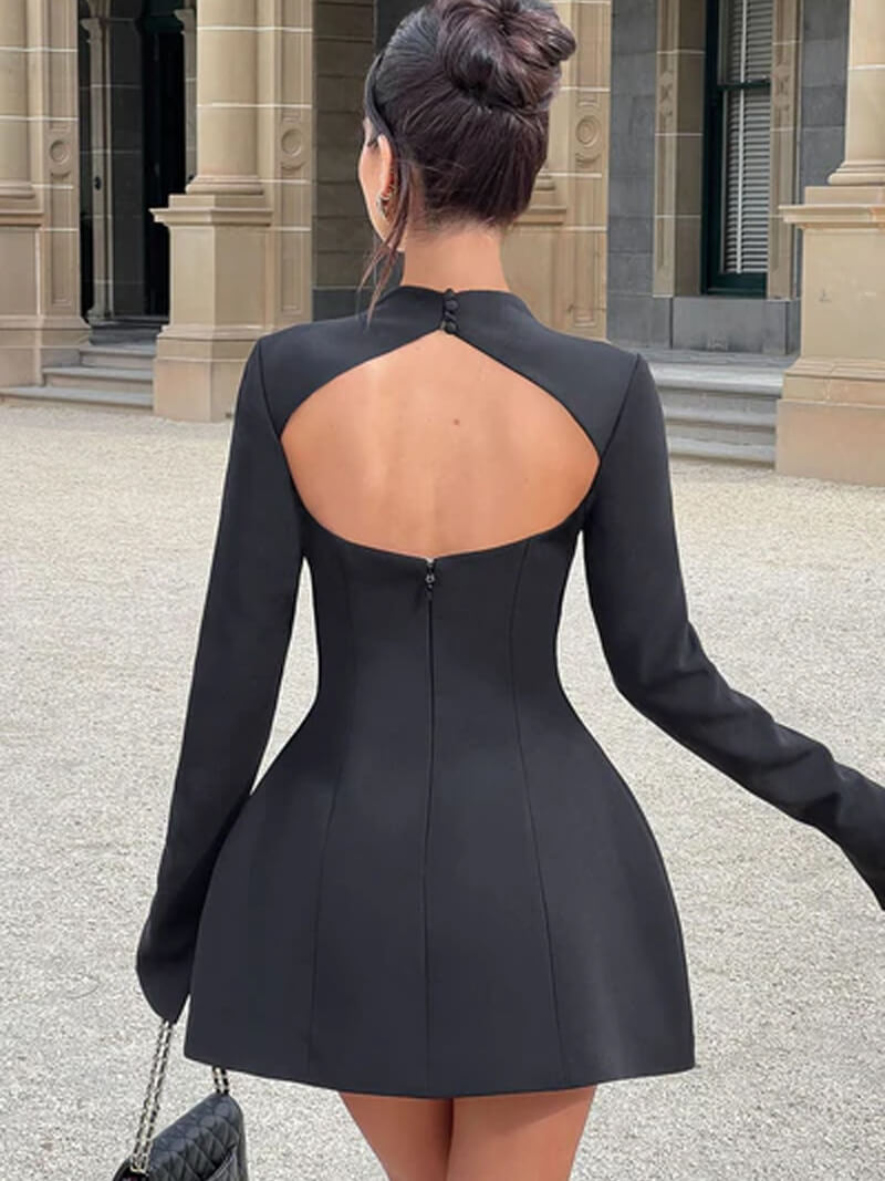 Zorela I Mini Kleid mit offenem Rücken und langen Ärmeln