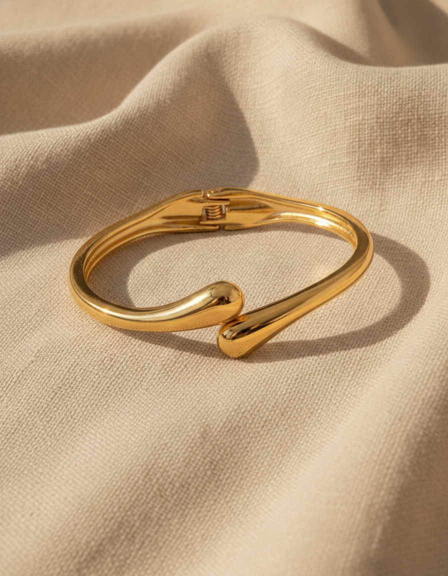 lyra teardrop bracelet - studio