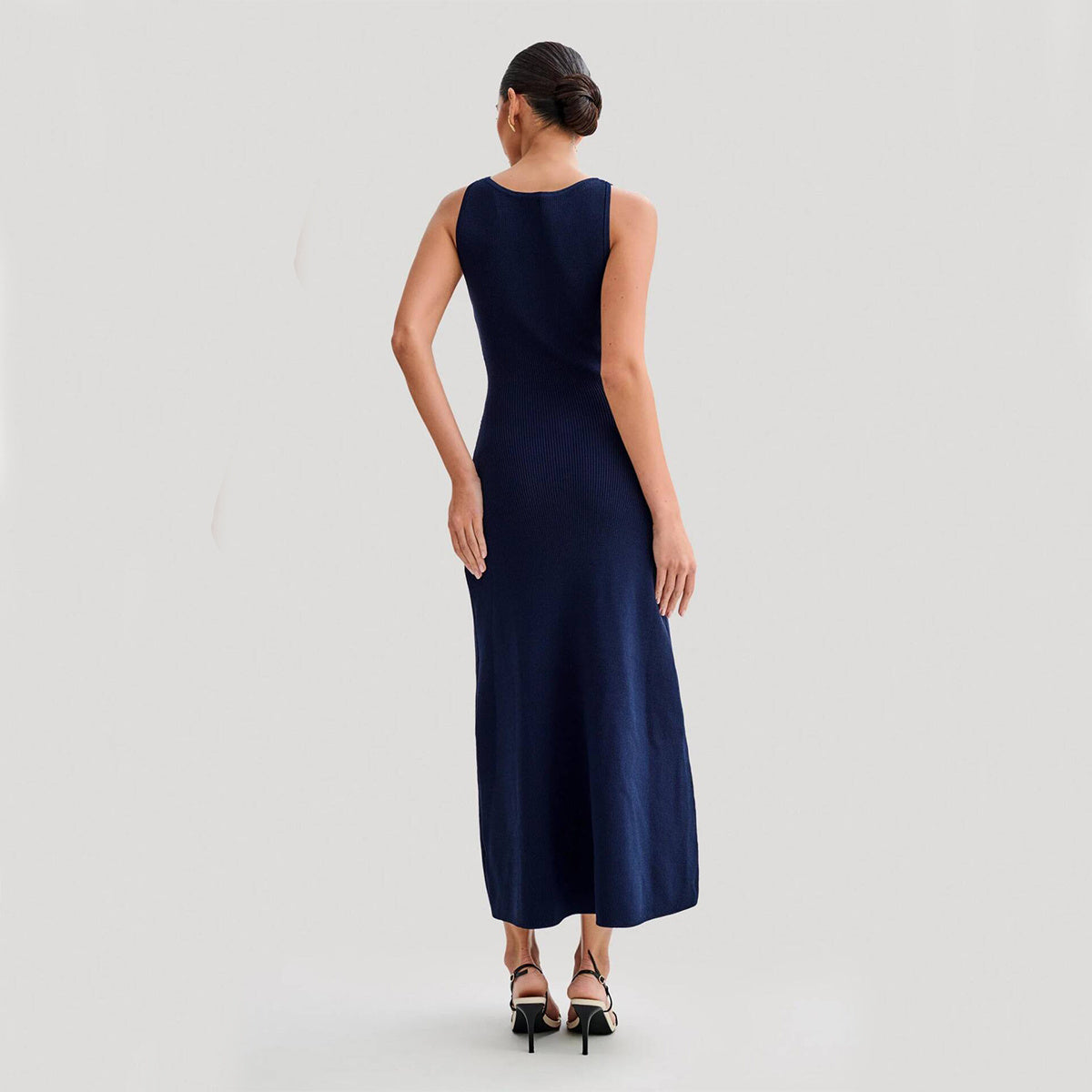 Imane | Langes ärmelloses Kleid mit Knöpfen