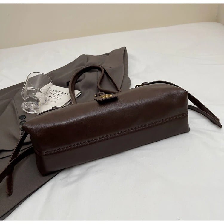 Audrey Schultertasche im Barrel-Design aus PU-Leder