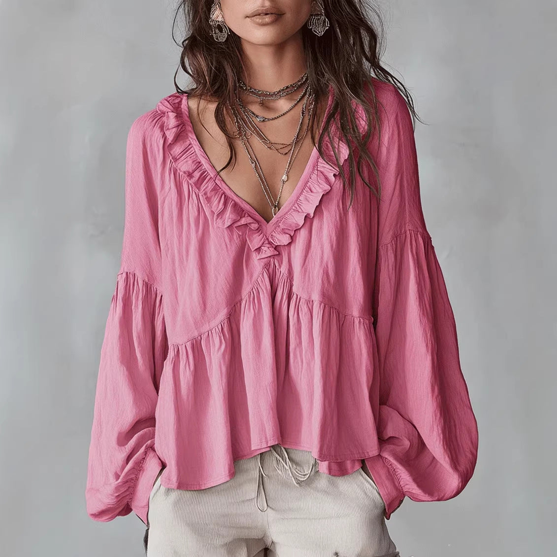 Calypa Damen Bluse mit V-Ausschnitt und Rüschenbesatz
