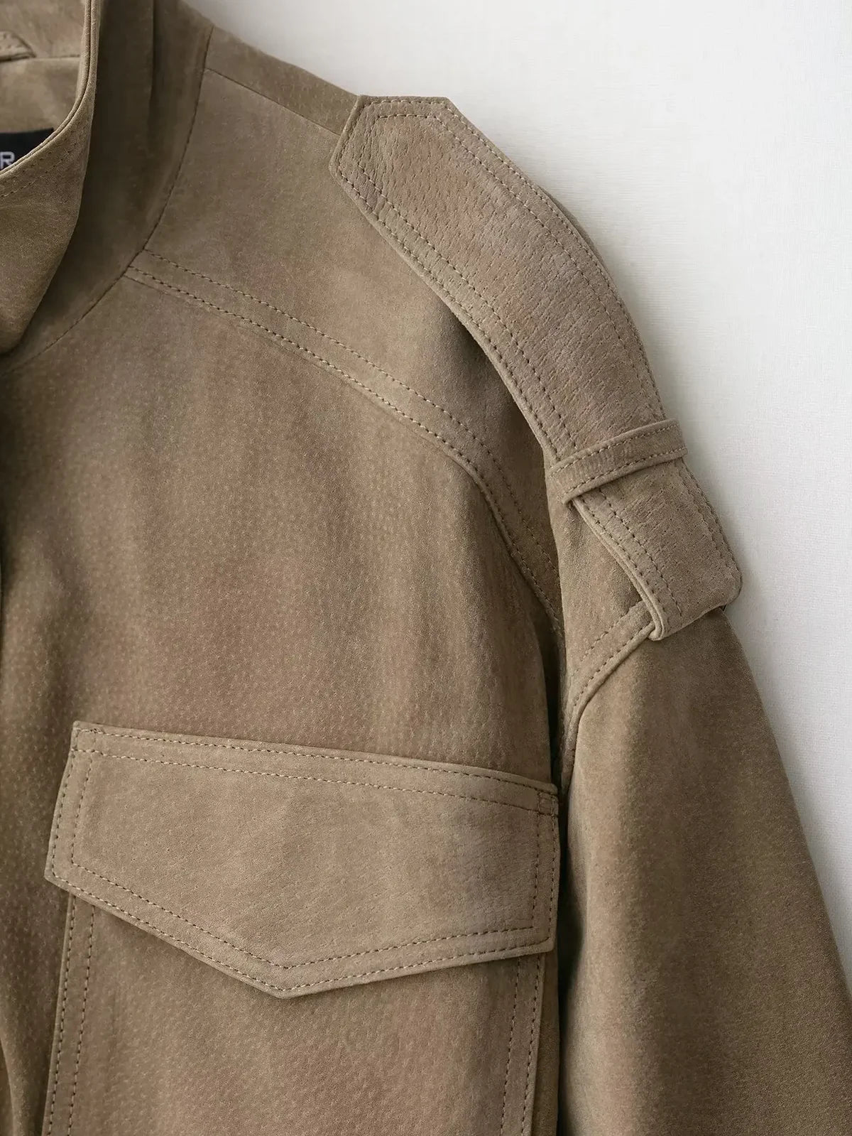 Calyra Damen Jacke mit Stehkragen und Frontreißverschluss