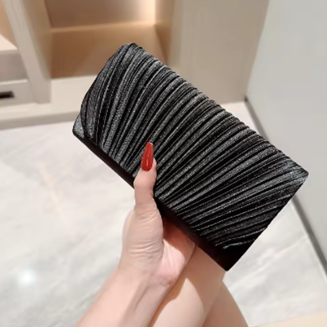 Circe Damen Clutch Tasche mit strukturierter Klappe und Kettenriemen