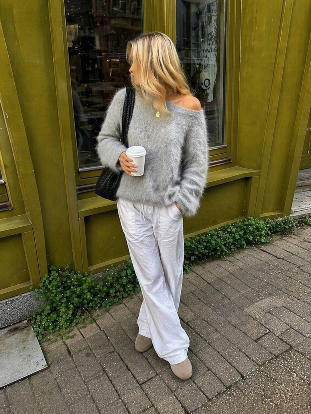 Eirene Damen Strickpullover Off-Shoulder mit lockerer Passform