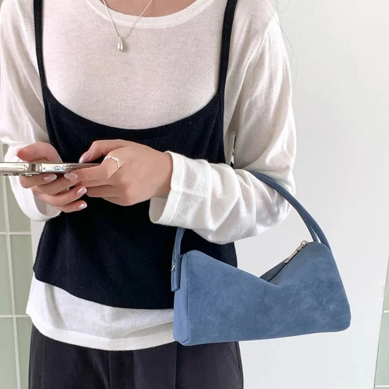 Elvara Schultertasche aus Veloursleder
