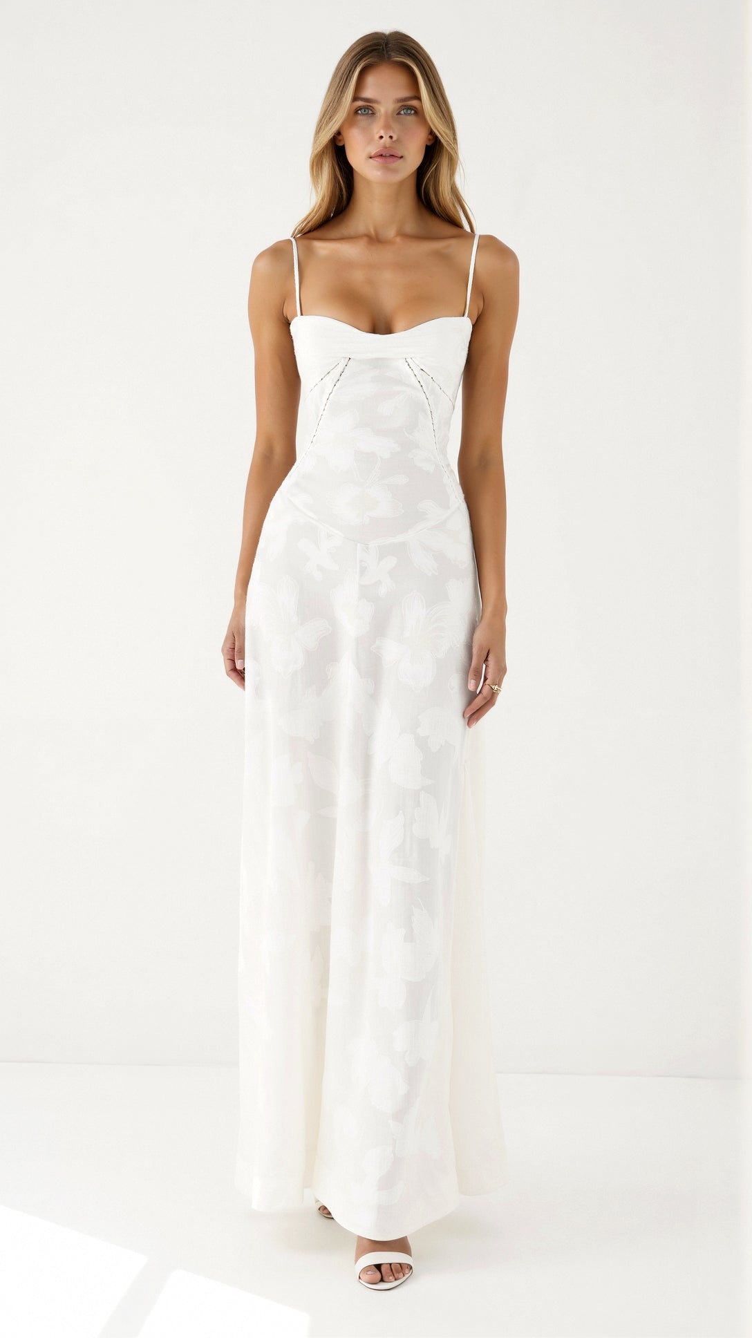 Alma | Long dress with lace-up back