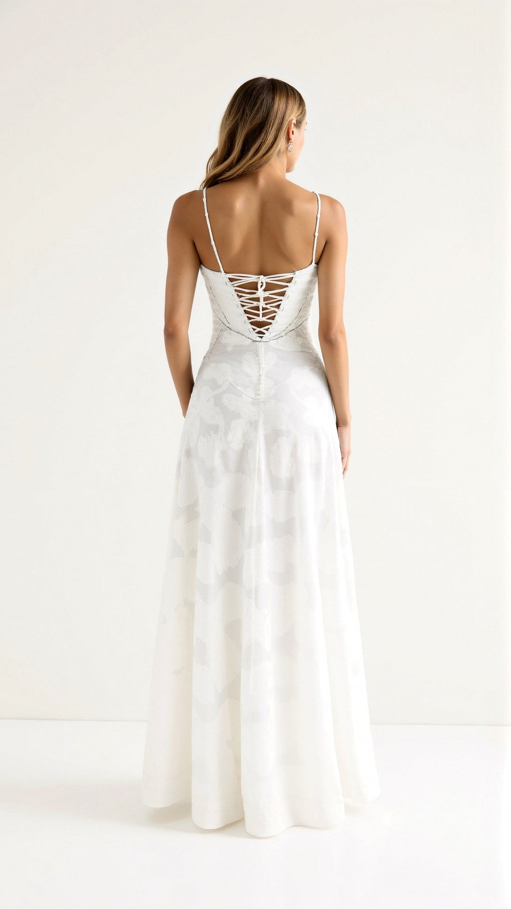 Alma | Long dress with lace-up back