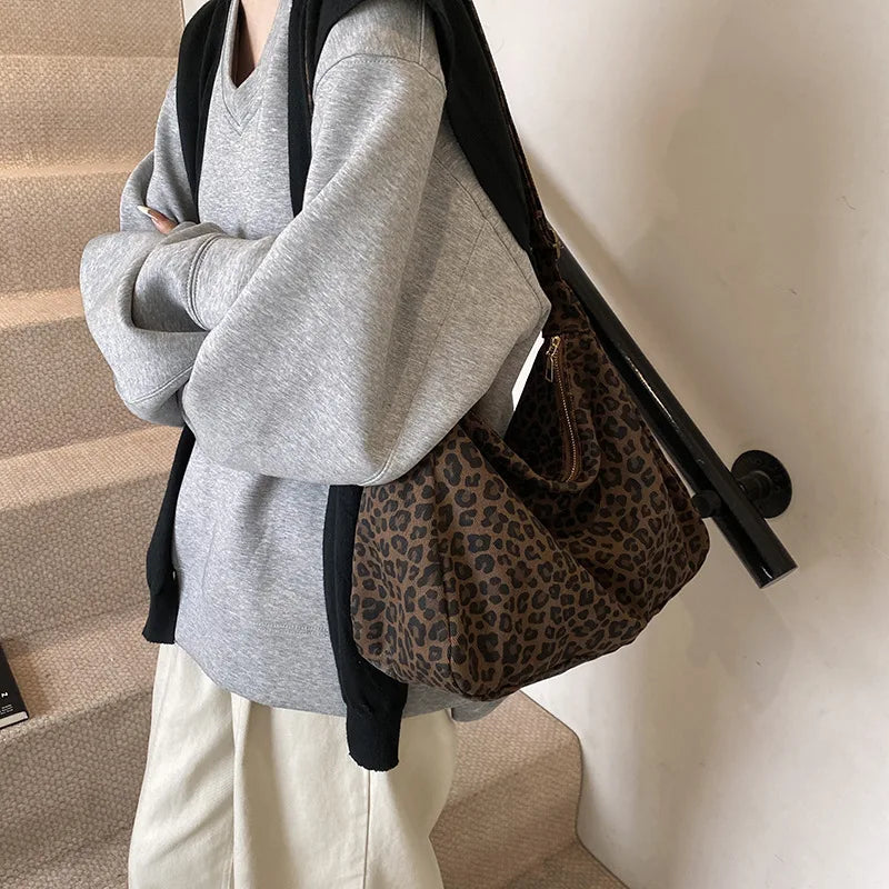 Gavira | Damen Schultertasche mit Leopardenmuster
