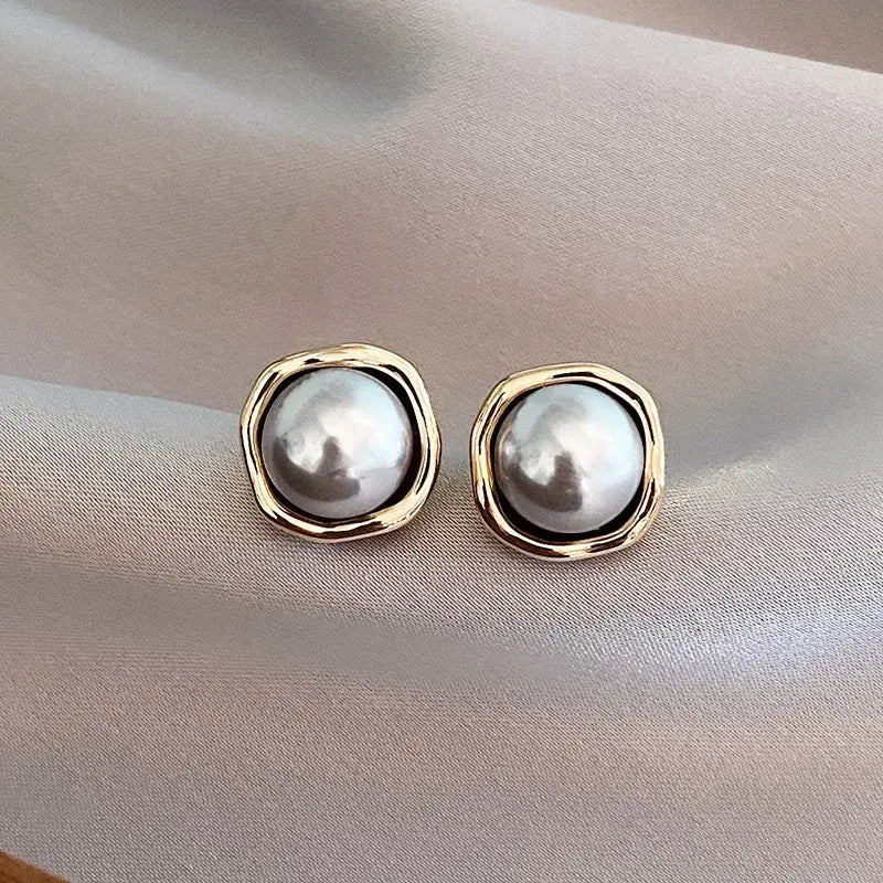 Kora | Women's Stud Earrings with Round Pearl