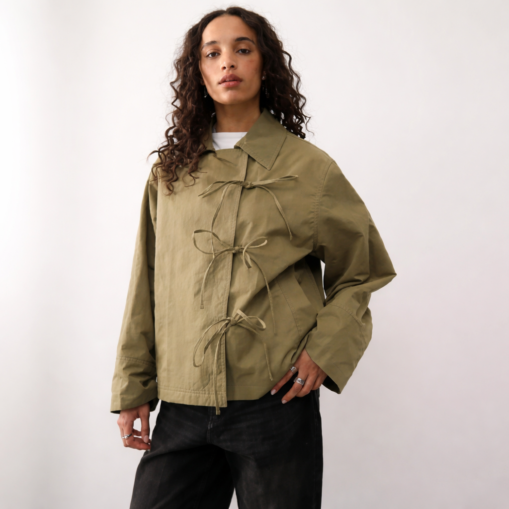 Marilena Damen Jacke mit Bindeband-Verschluss und Umlegekragen