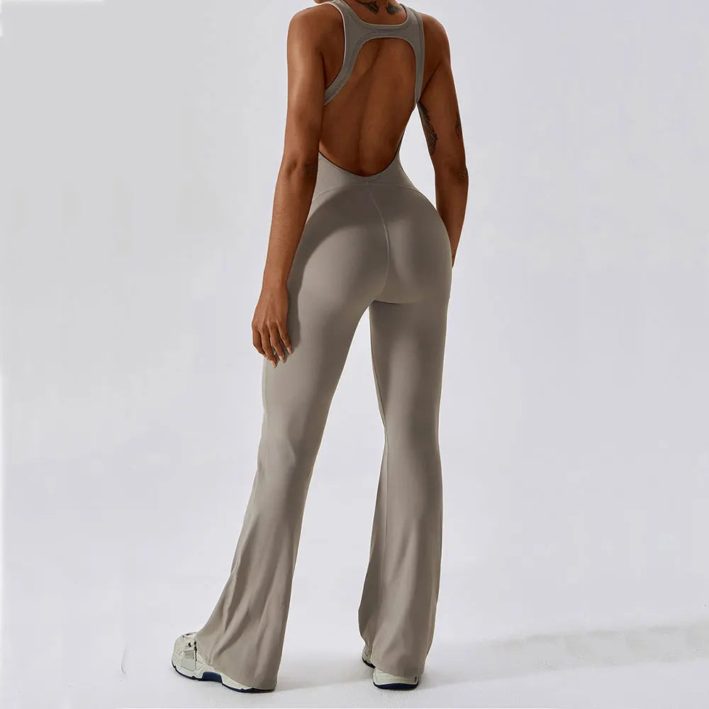 Alira | Yoga Einteiler Mit Figurbetontem Design & Flare-Bein