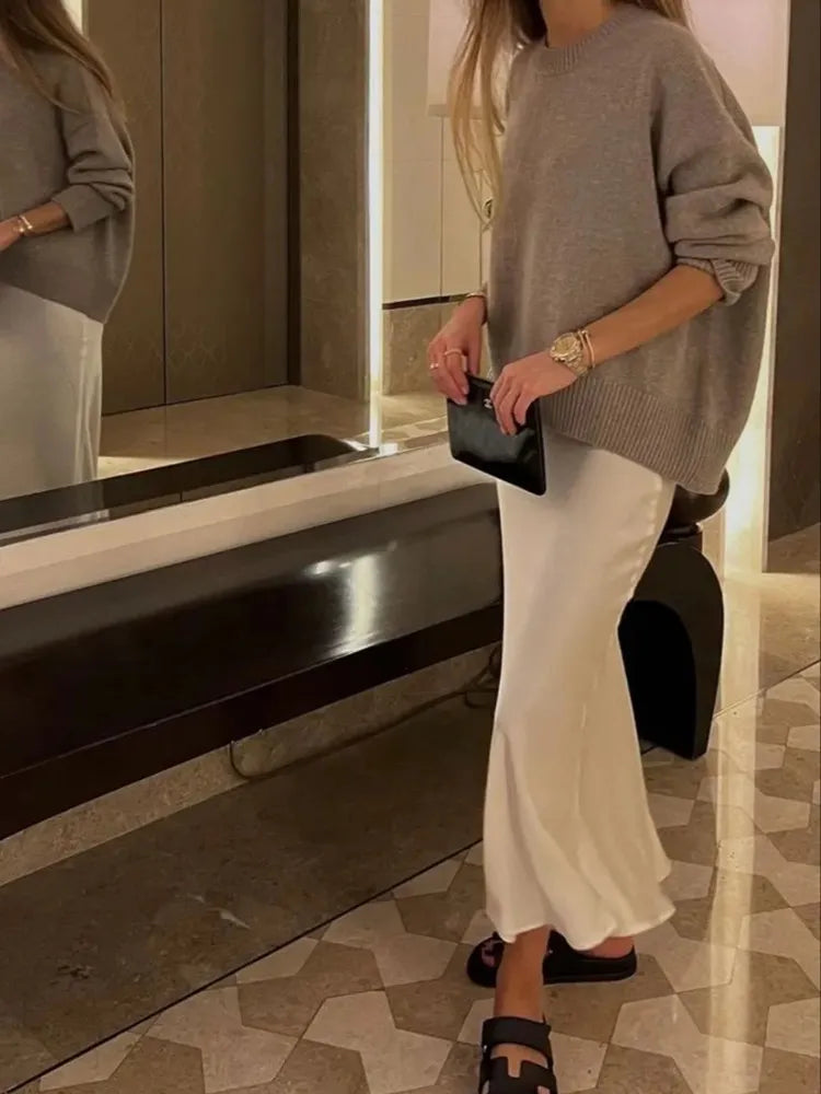 Women's maxi skirt with elastic waistband