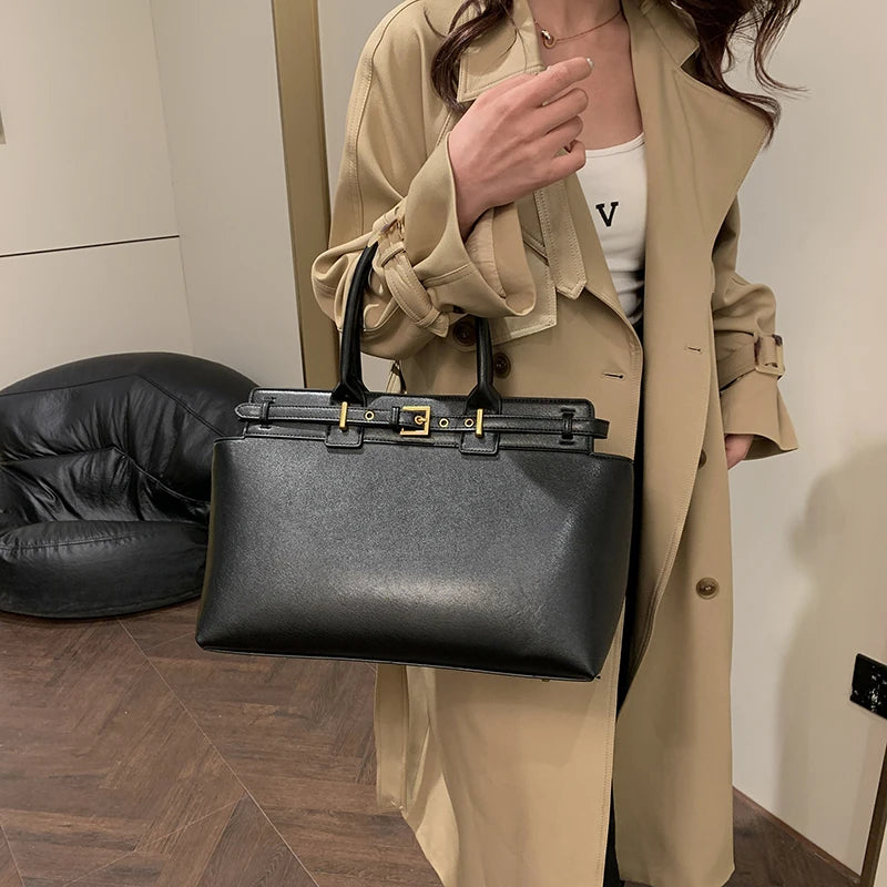 Women's Handbag in Casual Look