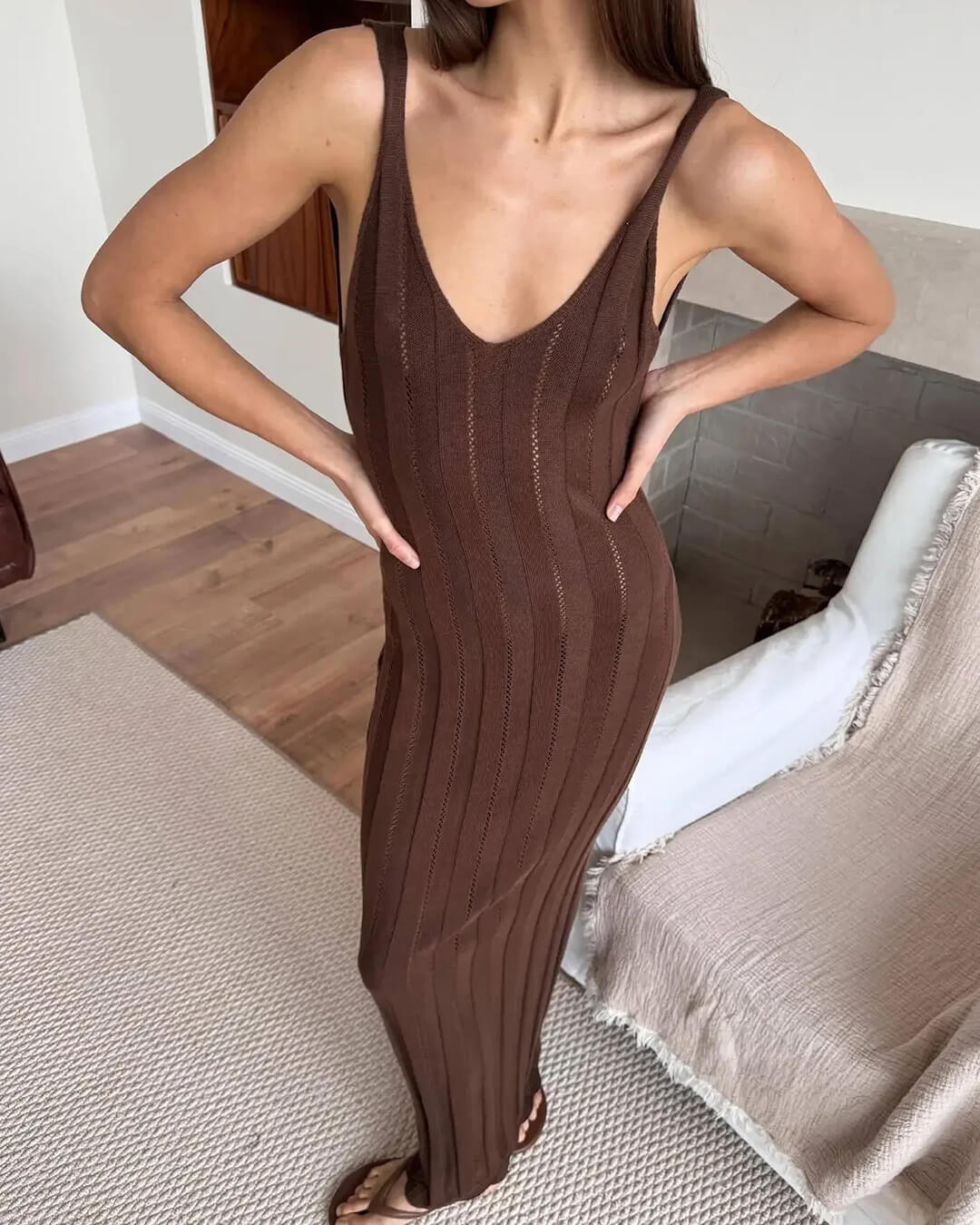 Sorina Sleeveless Maxi Dress with Backless Design