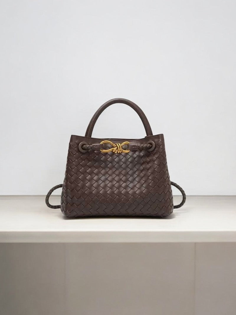 Velira Mini Schultertasche aus Veloursleder