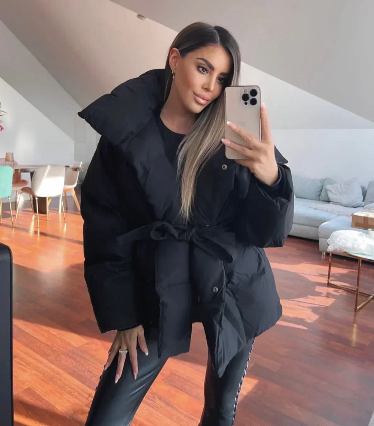 Yelara | Damen Kurze Steppjacke mit Gürtel