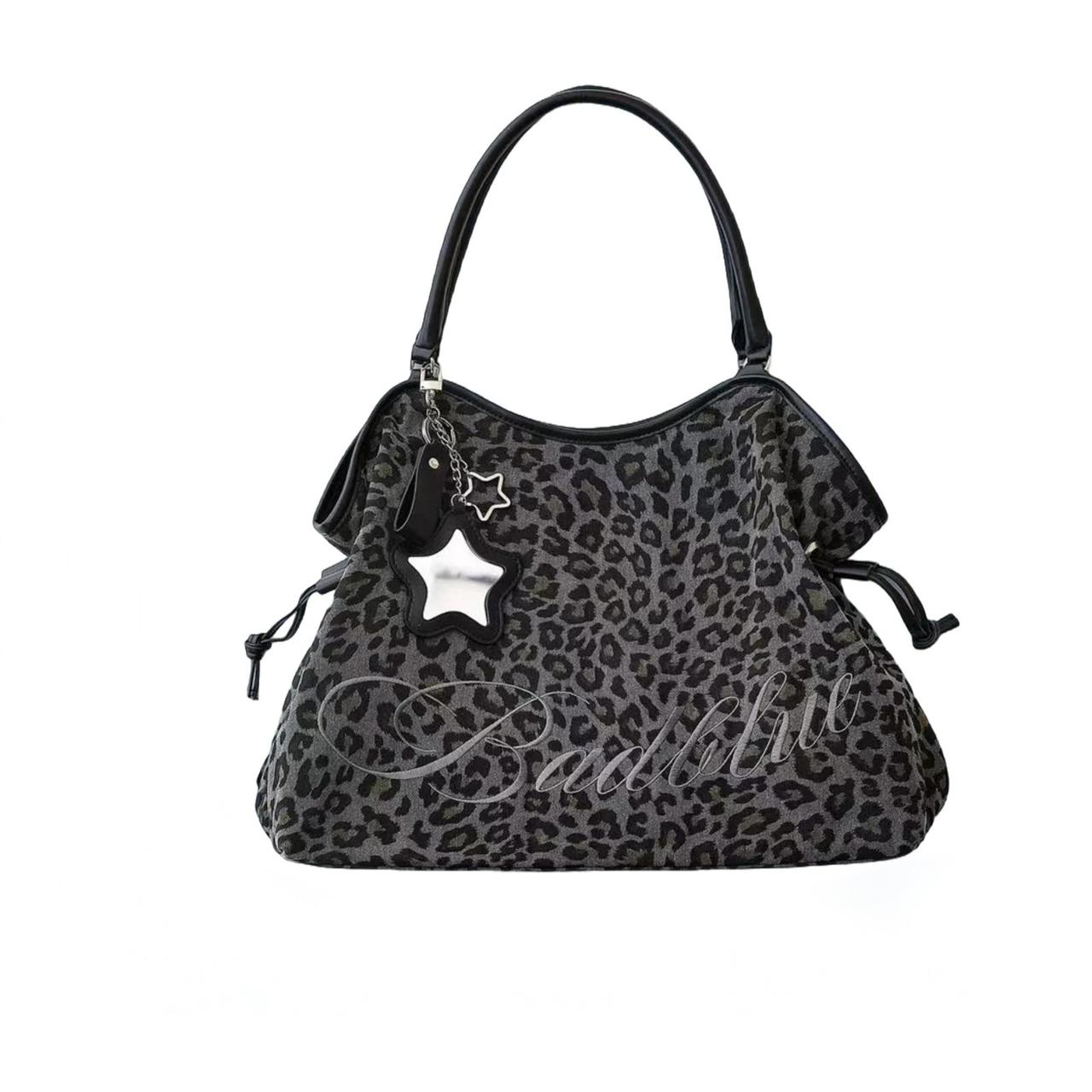 Zireva | Damen Schultertasche mit Sternanhänger