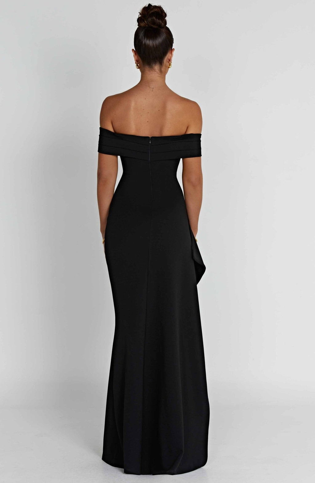 Alice | Long dress with slit, off-the-shoulder
