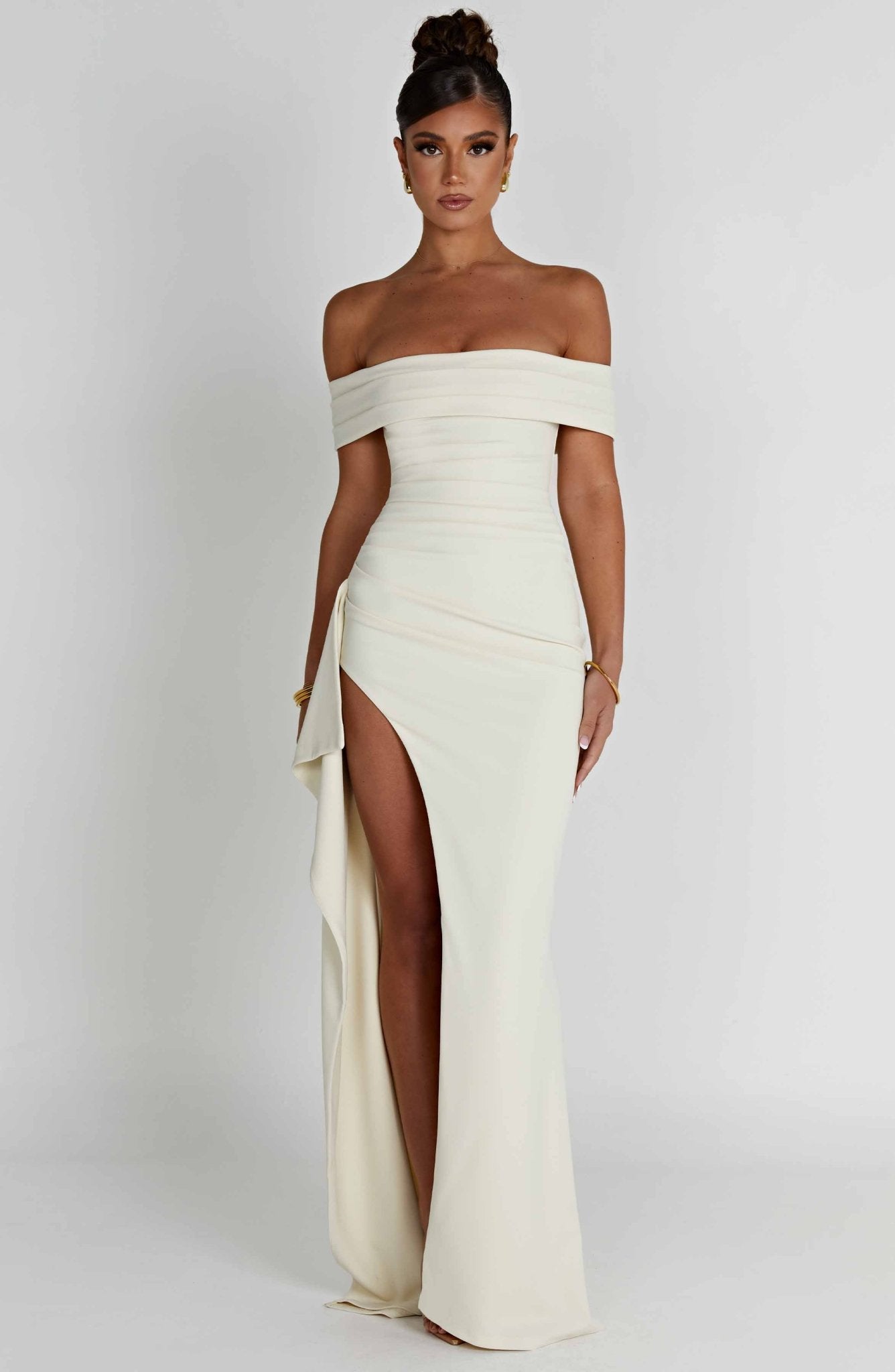 Alice | Long dress with slit, off-the-shoulder
