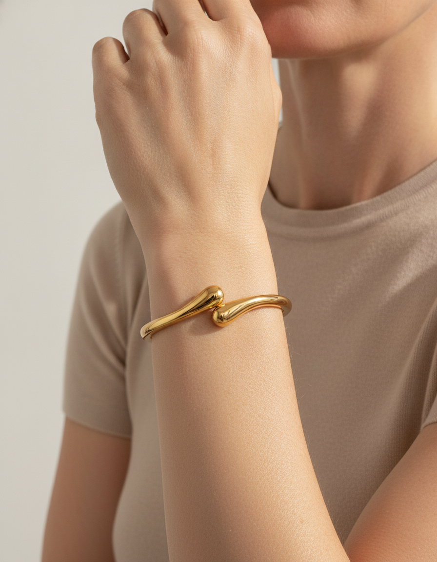lyra teardrop bracelet - lifestyle