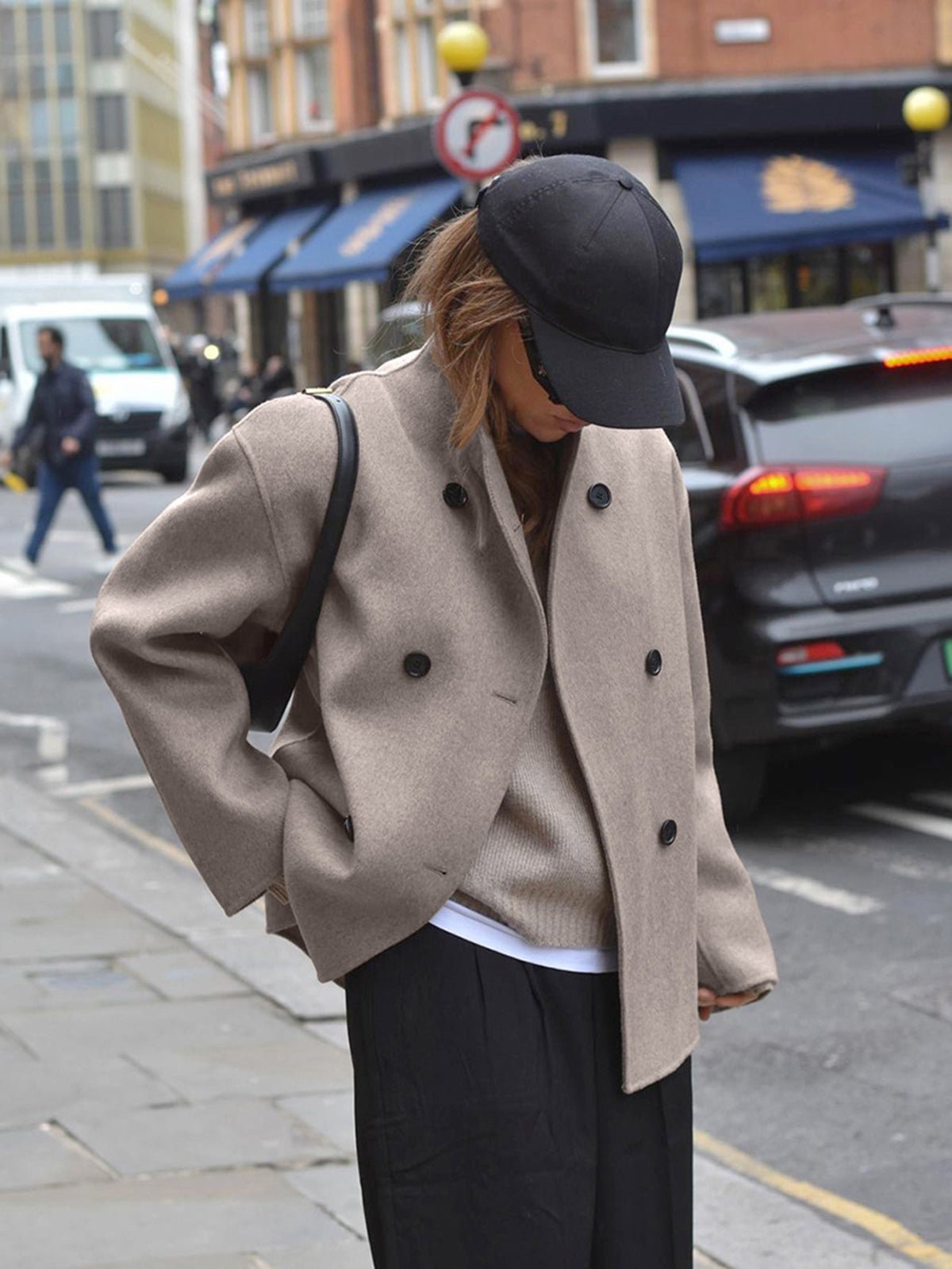 Mirea | Figurbetonte Übergangsjacke für Damen mit elegantem Schnitt