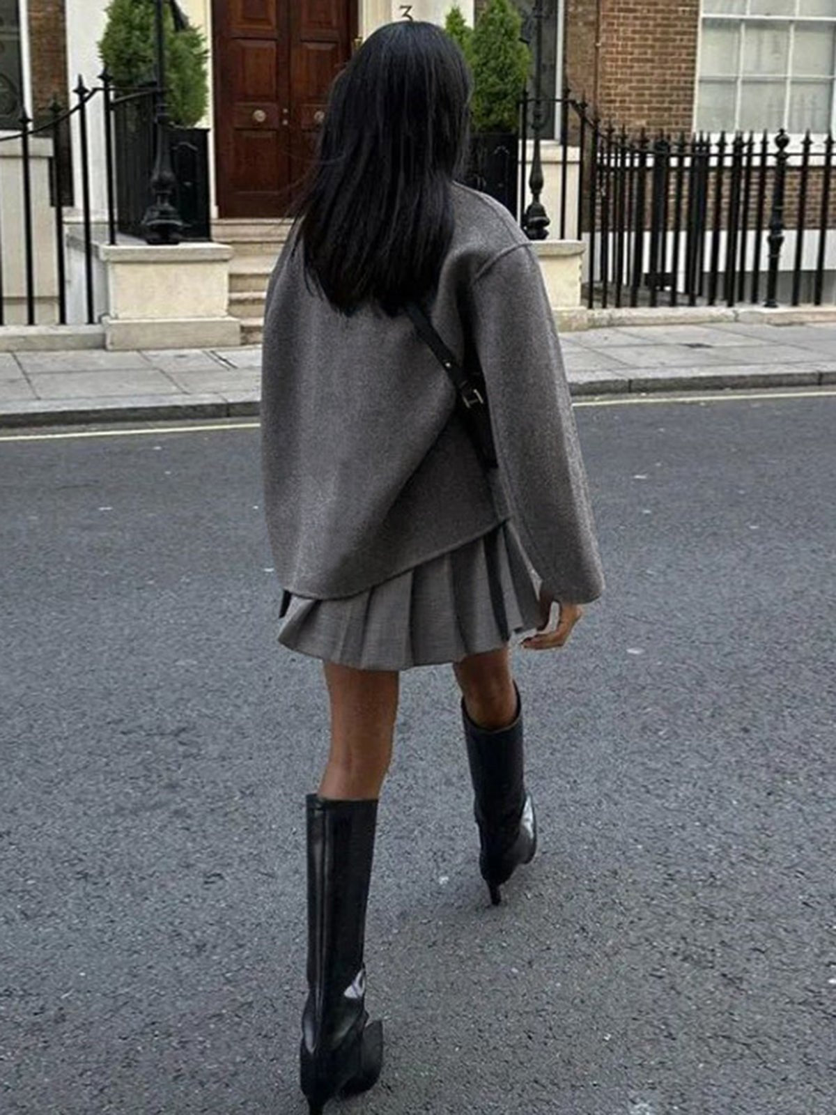 Mirea | Figurbetonte Übergangsjacke für Damen mit elegantem Schnitt